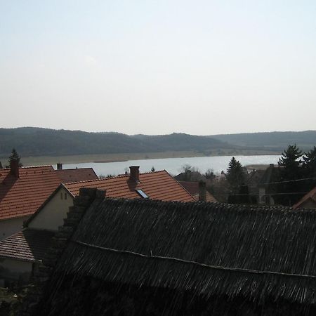 Oleander Vendeghaz Hotel Tihany Exterior photo